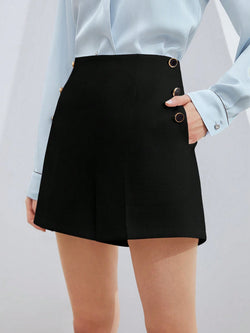 Shorts com Bolso Inclinado e Detalhe de Botão