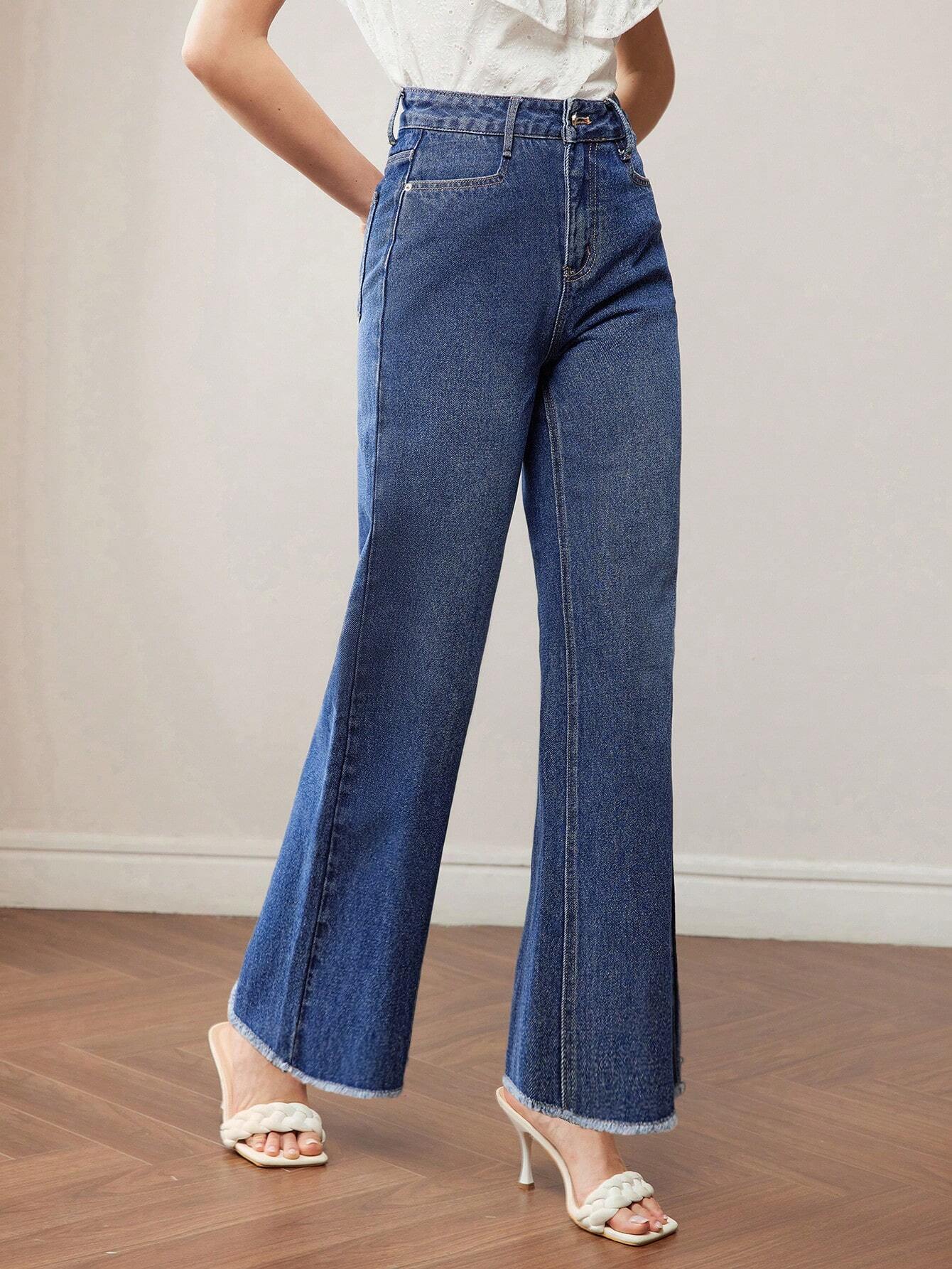 Calça Denim Flare de Barra Crua com Zíper Frontal sem Cinto